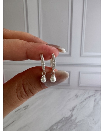 ( BB235 ) Par Argolla con Cubic y Perla 12MM Acero Blanco