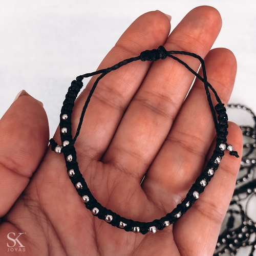 silueta El uno al otro diseñador Pulseras Macrame Negra