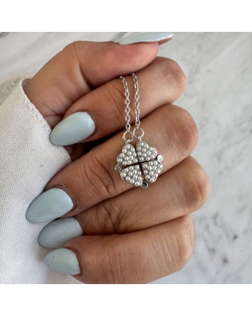 ( S605 ) Collar con Corazones-Treboles  A.Q.